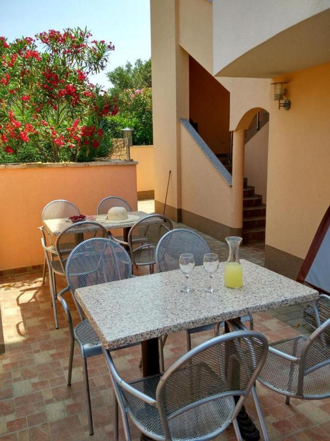 Apartments Vala Vinišće Eksteriør bilde