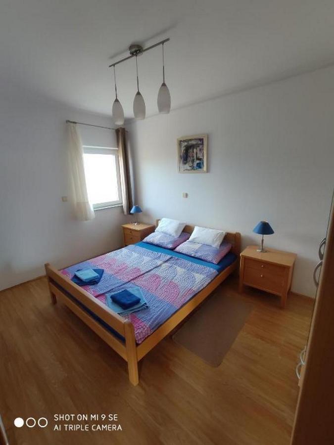 Apartments Vala Vinišće Eksteriør bilde