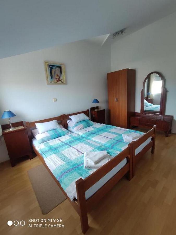 Apartments Vala Vinišće Eksteriør bilde
