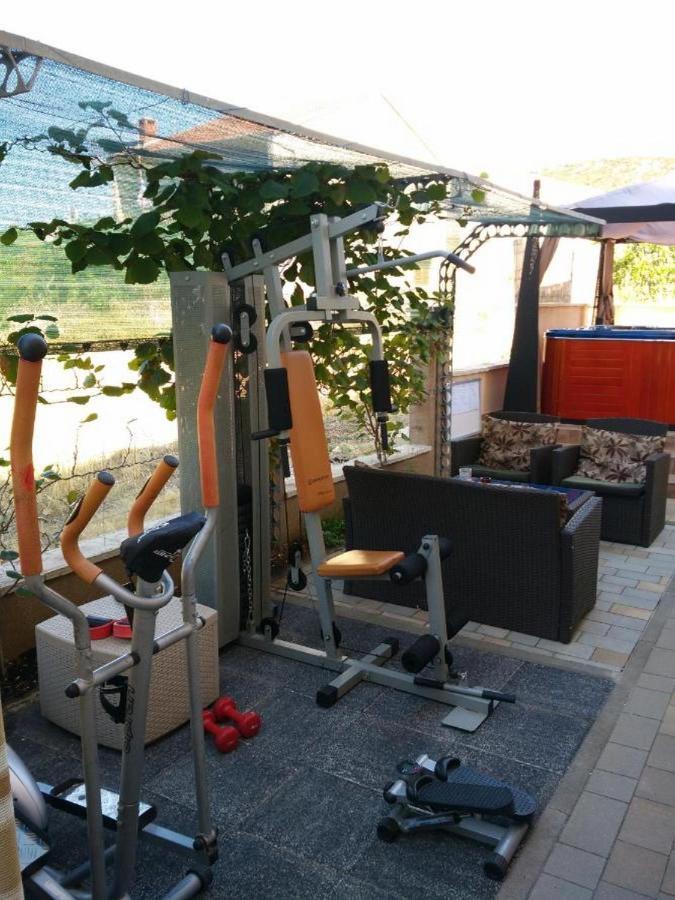Apartments Vala Vinišće Eksteriør bilde