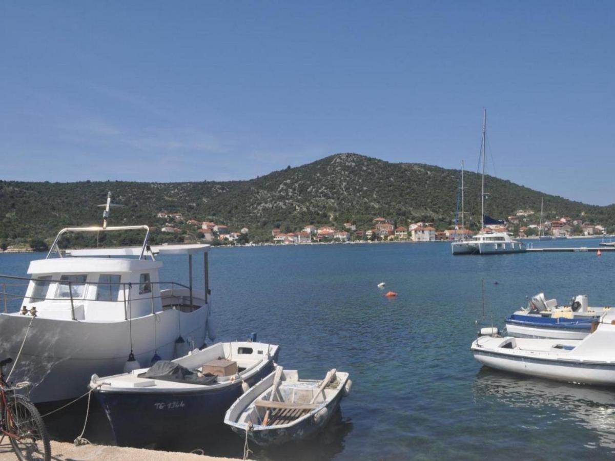 Apartments Vala Vinišće Eksteriør bilde